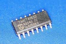 74HCT4053D